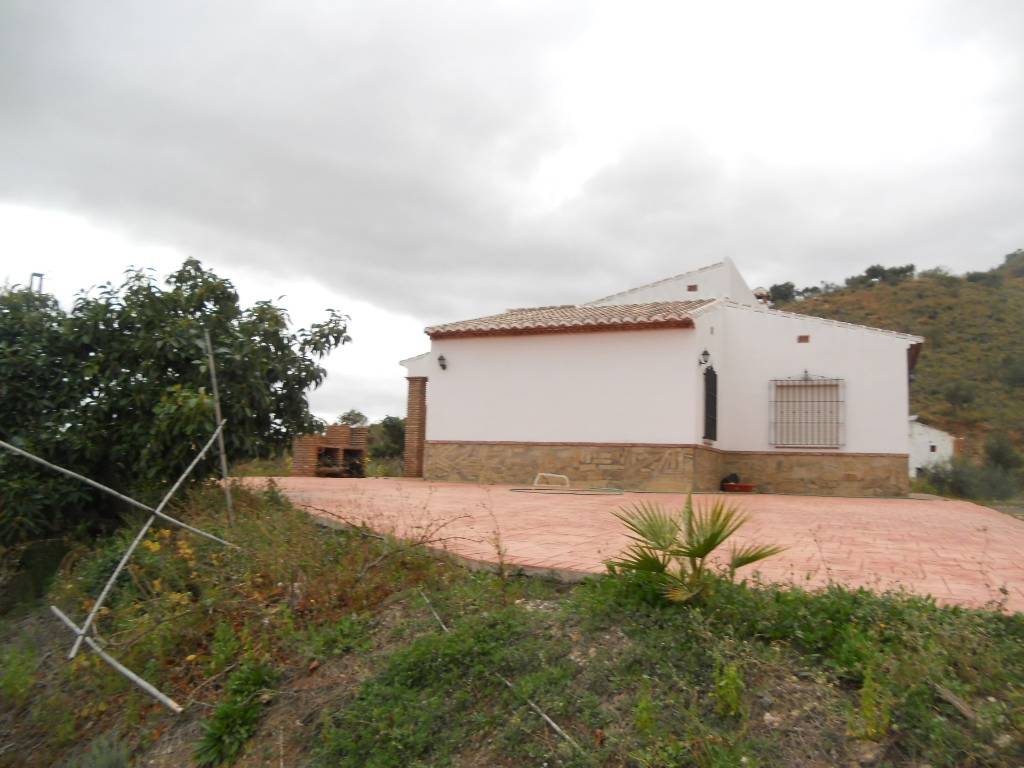 Country Property for sale in Canillas de Aceituno