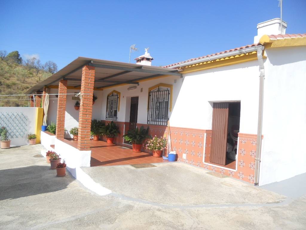 2 CASAS DE CAMPO PAREADAS EN DEHESA DE TRIANA ( VELEZ-MALAGA)