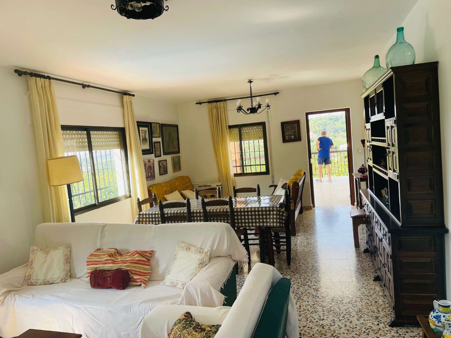 CASA DE CAMPO INDEPENDIENTE EN VALLENIZA CON AGUCATES EN PRODUCCION