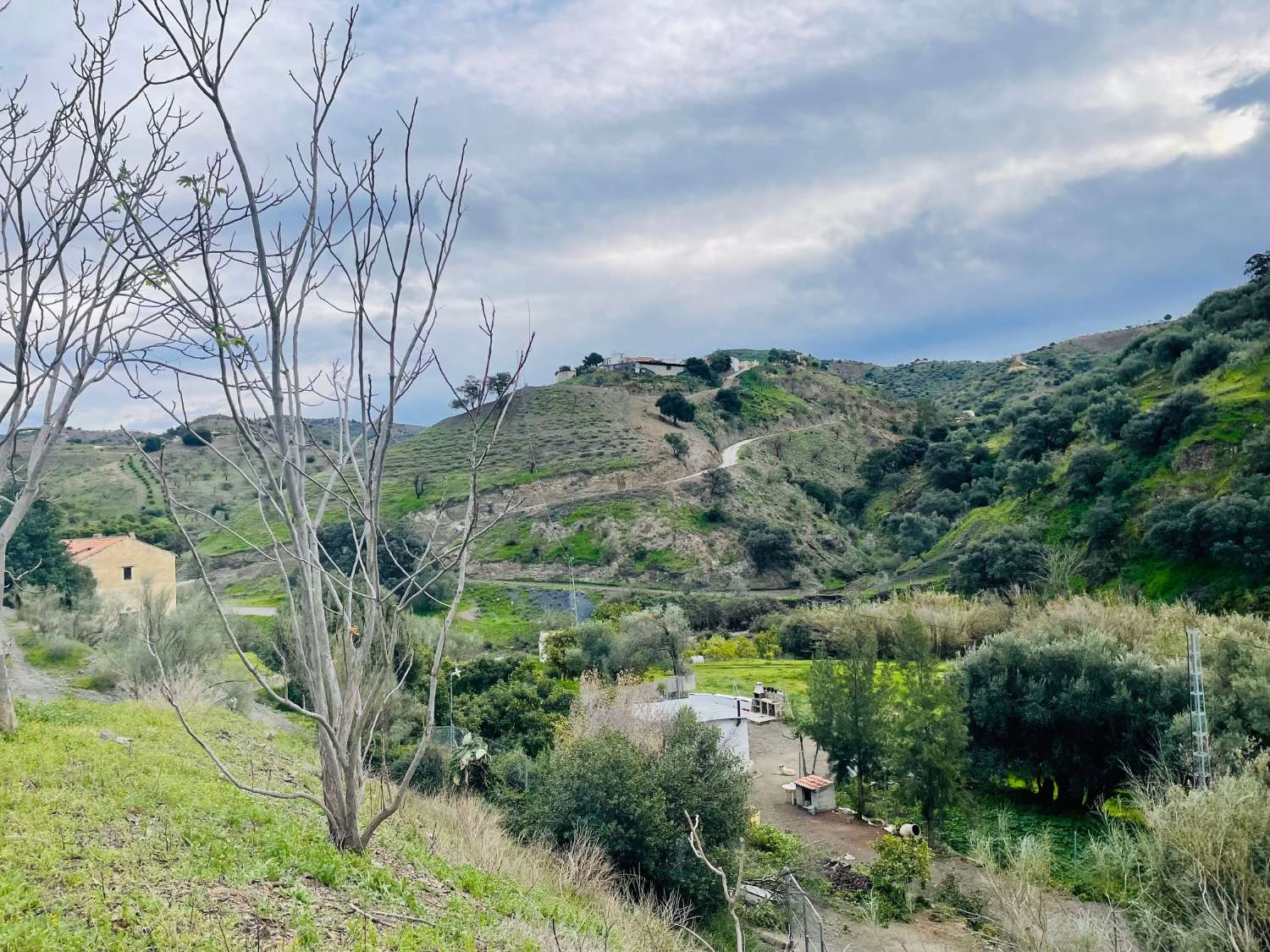 CASA DE CAMPO EN ARENAS A REFORMAR DE 150 M2 CON PARCELA DE 1.400 M2